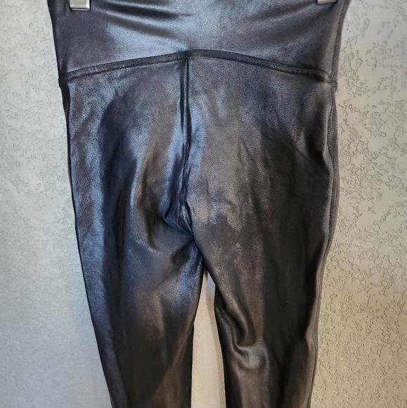 Spanx faux Leather leggings Size Small - Picture 3 of 5